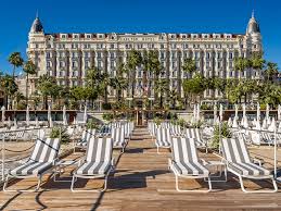 Best Bars and Clubs for Summer Parties in Cannes