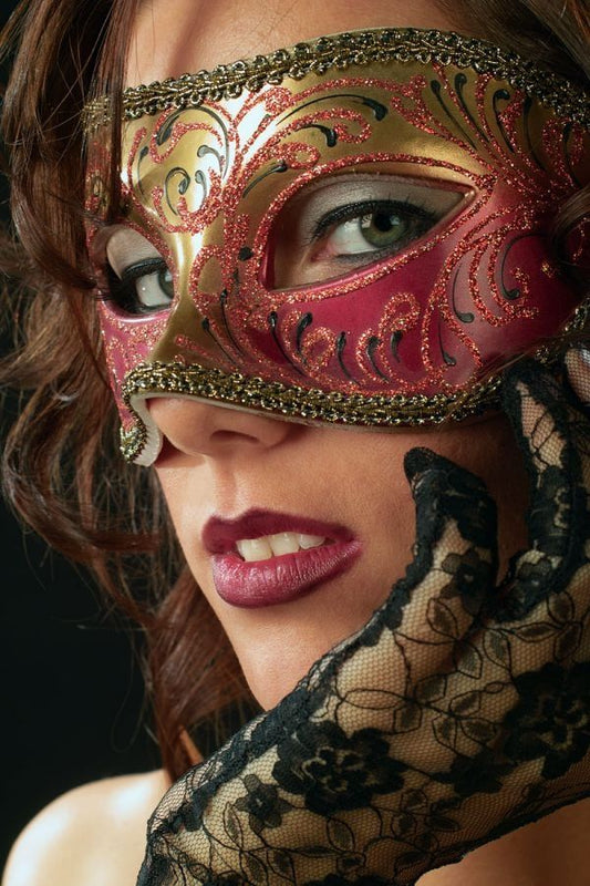 Captivating Costumes: Unleashing Style and Sophistication in Nice's Nightlife Scene