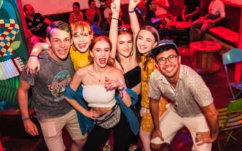 Les meilleurs Bar et Boite de nuit dans un pubcrawl nice