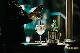 Top bar in Cannes to start the night with drinks and pre-party atmosphere