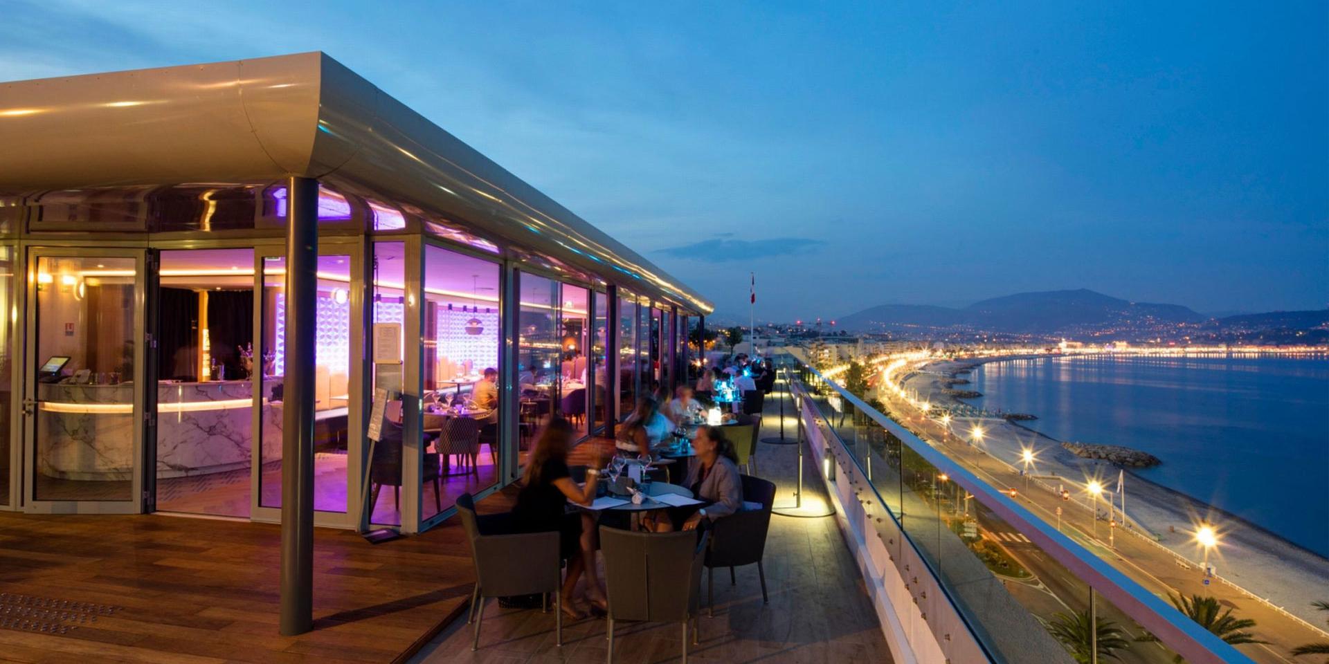 Affordable rooftop bar in Nice with cheap drinks and budget-friendly nightlife views