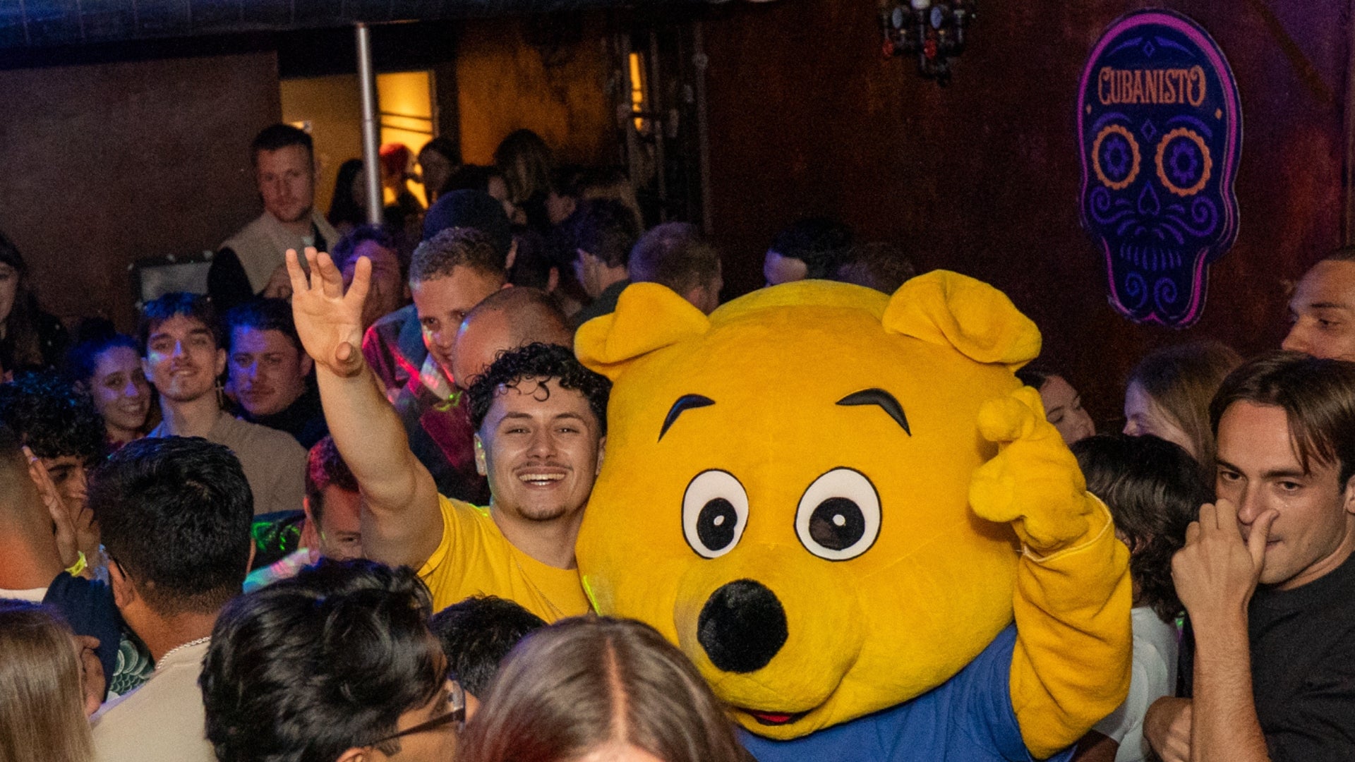 YELLOW PUB CRAWL NICE