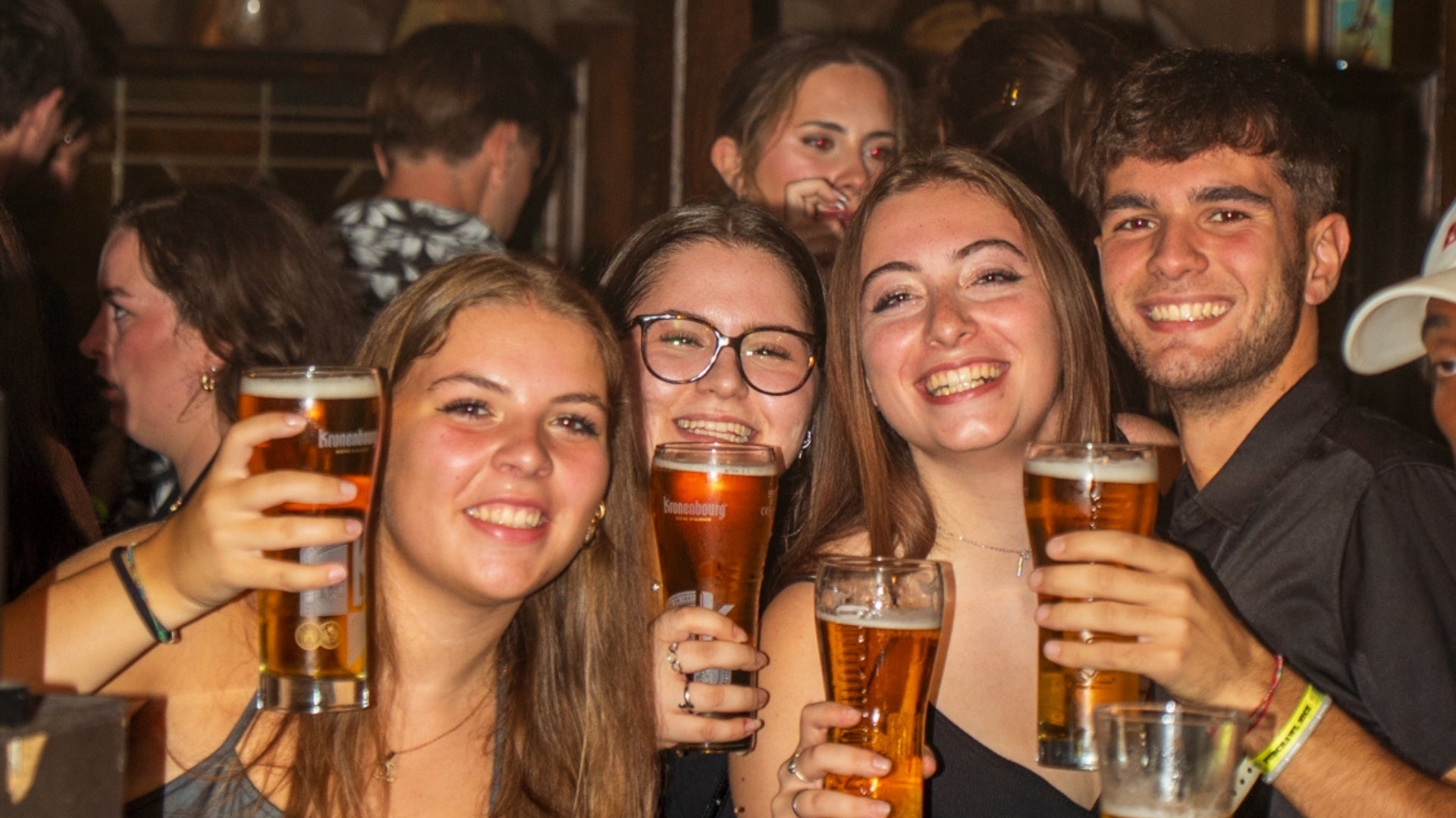 Guided Nice Pub Crawl in Nice with an organized group enjoying bars drinks and a smooth nightlife experience